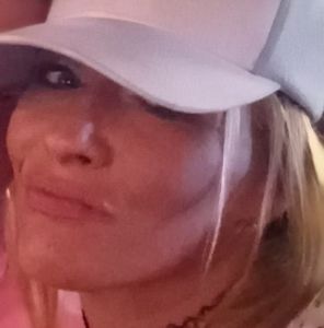 Meet your Posher, Sabrina